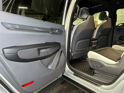 Used 2024 Kia EV9 GT-Line AWD/4WD image 22