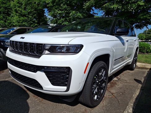 New 2026 Jeep Grand Cherokee L Summit AWD/4WD image 1