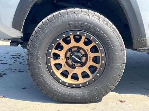 Used 2021 Toyota Tacoma TRD Off-Road w/ Technology Package image 26