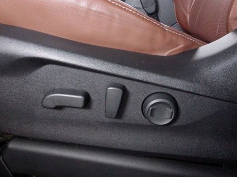 Used 2019 Subaru Ascent Touring w/ Popular Package #3 image 12