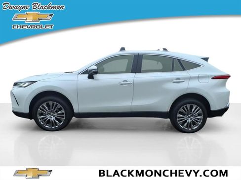 Used 2024 Toyota Venza image 6