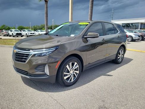 Certified 2024 Chevrolet Equinox LT FWD image 2