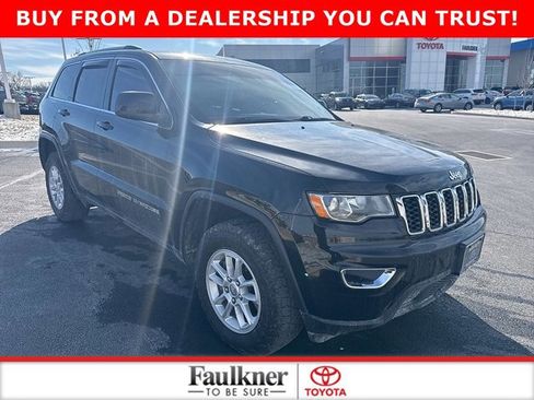 Used 2020 Jeep Grand Cherokee Laredo image 1
