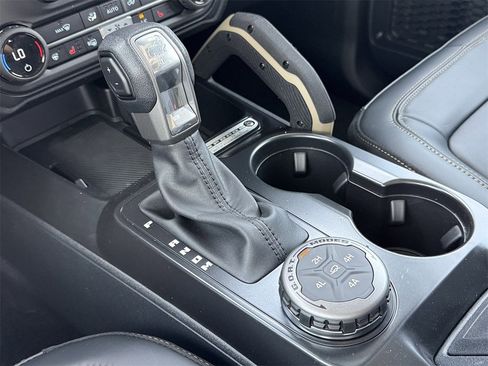 New 2026 Ford Bronco Badlands image 18