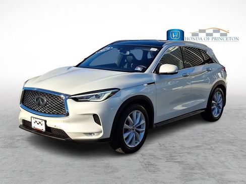 Used 2019 INFINITI QX50 Essential w/ Premium Heat Package AWD/4WD image 3