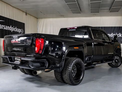 Used 2022 GMC Sierra 3500 Denali AWD/4WD image 9