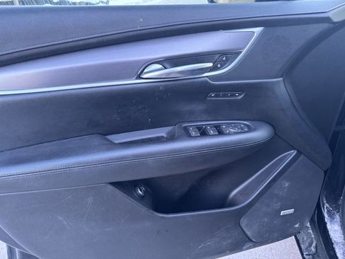 Used 2018 Cadillac XT5 Luxury w/ Driver Awareness Package image 11