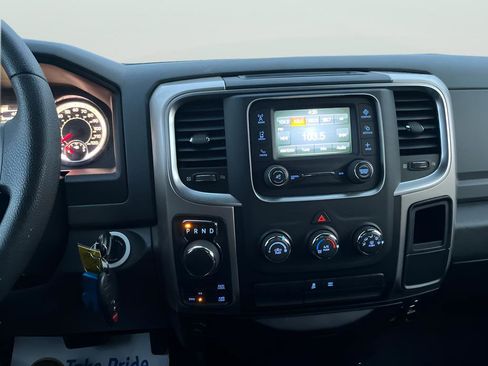 Used 2018 RAM 1500 Classic SLT image 25