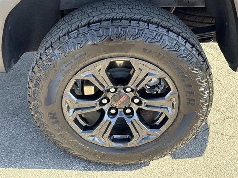 Used 2024 GMC Canyon Elevation w/ Convenience Package AWD/4WD image 29