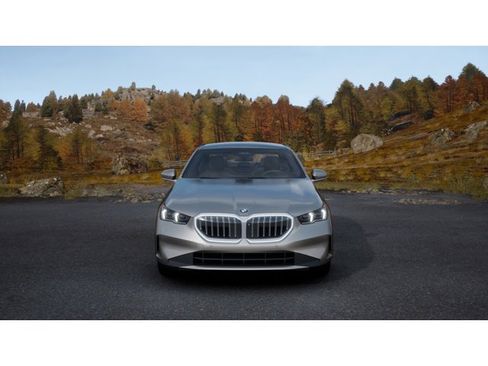 New 2026 BMW 530i image 3