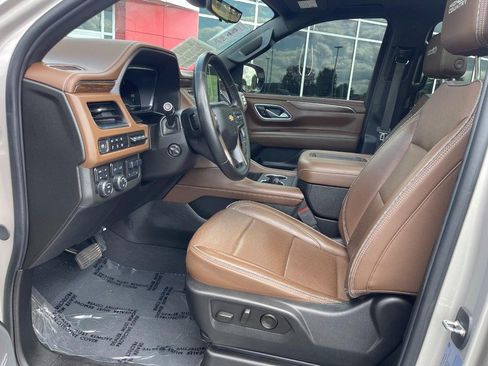 Used 2023 Chevrolet Suburban High Country AWD/4WD image 18