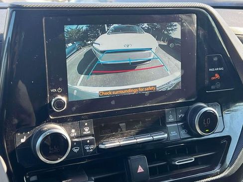 Used 2023 Toyota Highlander XSE image 34