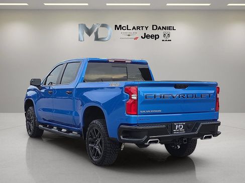 Used 2025 Chevrolet Silverado 1500 LT Trail Boss w/ Convenience Package II AWD/4WD image 4