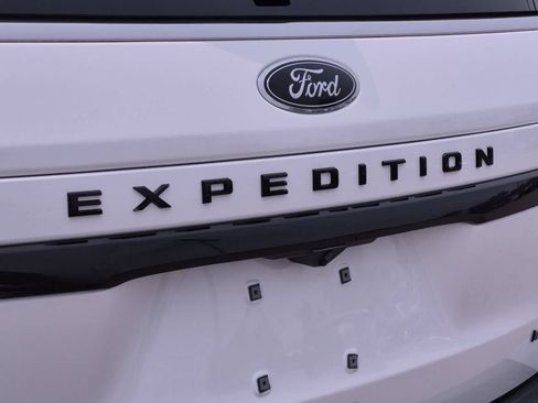 Used 2024 Ford Expedition Max Limited AWD/4WD image 13