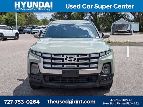 Used 2025 Hyundai Santa Cruz SE FWD image 8