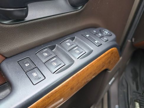 Used 2015 Chevrolet Silverado 2500 High Country image 16
