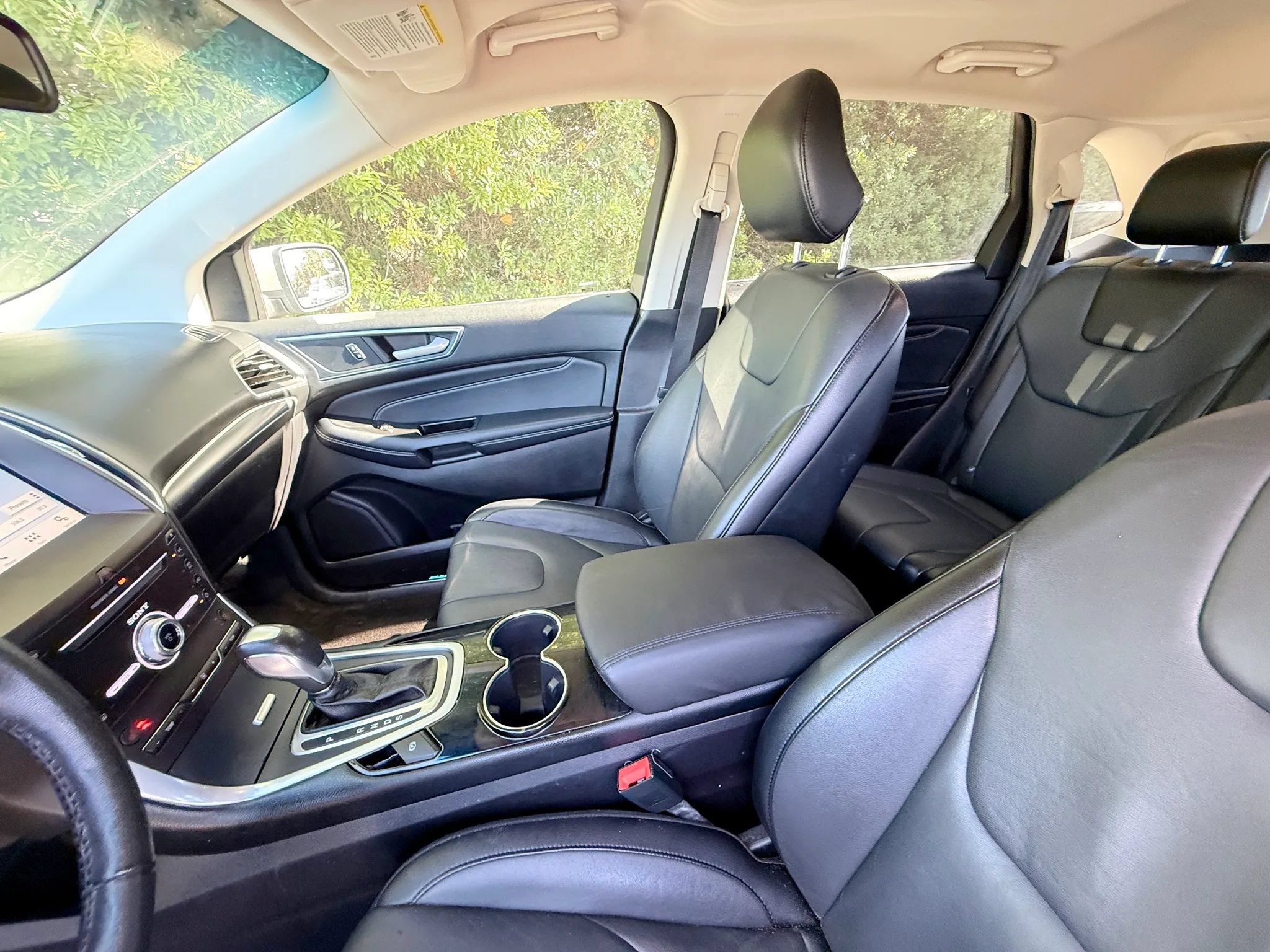 Used 2018 Ford Edge Titanium FWD image 32