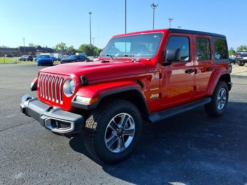 Used 2020 Jeep Wrangler Unlimited Sahara AWD/4WD image 3