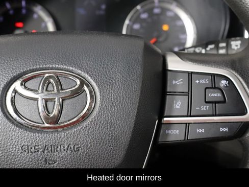 Used 2022 Toyota Highlander L AWD/4WD image 10