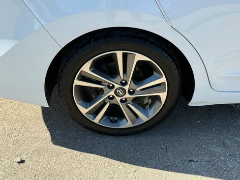 Used 2017 Hyundai Elantra Limited w/ Limited Tech Package 04 image 47