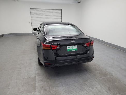 Used 2024 Nissan Altima 2.5 SV image 6