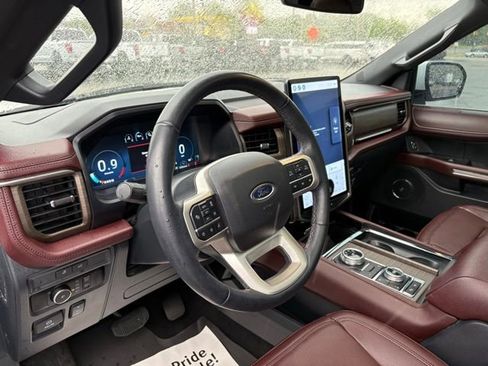 Used 2024 Ford Expedition Max Limited AWD/4WD image 4