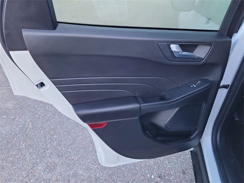 Used 2023 Ford Escape ST-Line image 31