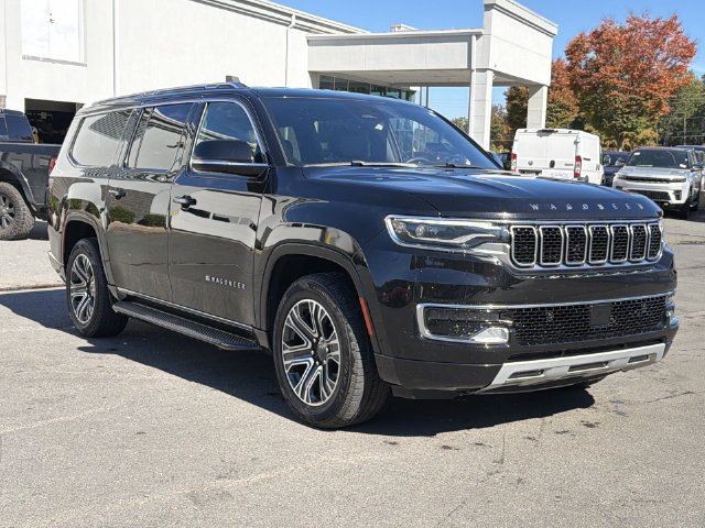 Used 2024 Jeep Wagoneer L Series II w/ Flexible Seating Group AWD/4WD image 14
