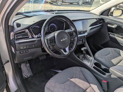Used 2022 Kia Niro LXS image 10