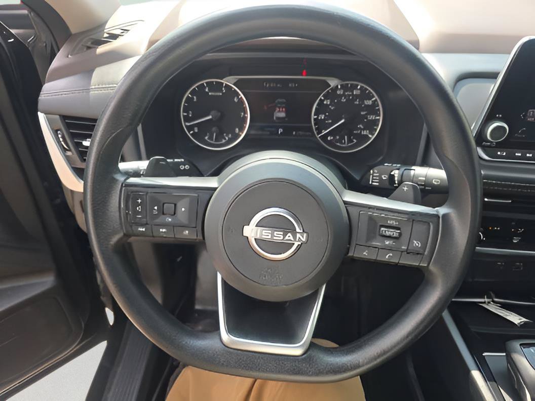 Used 2023 Nissan Rogue S FWD image 5