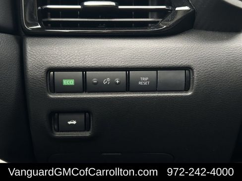 Used 2025 Nissan Sentra SR FWD image 22