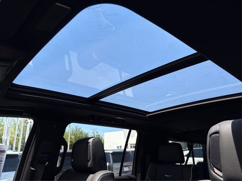 New 2026 Cadillac Escalade ESV Sport w/ LPO, ONYX Package RWD image 33