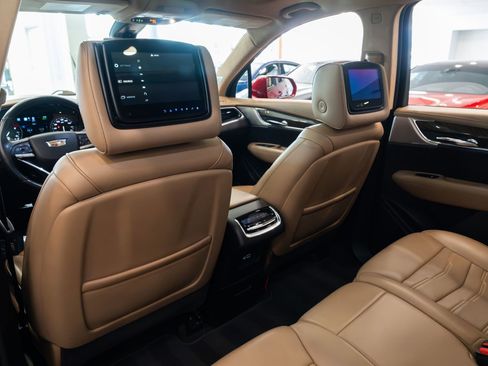 Used 2020 Cadillac XT6 Sport w/ Platinum Package AWD/4WD image 22