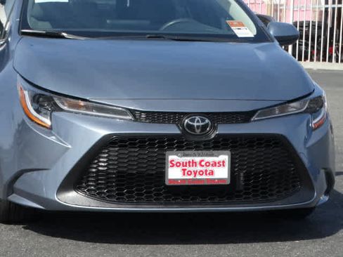 Certified 2022 Toyota Corolla LE w/ LE Convenience Package image 4