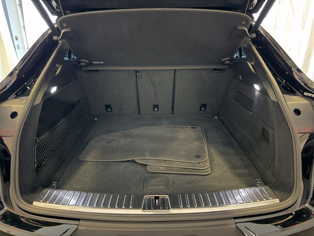 Certified 2021 Porsche Cayenne Coupe AWD/4WD image 28