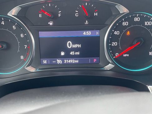 Used 2023 Chevrolet Traverse LT image 12