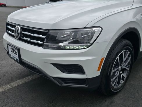 Used 2020 Volkswagen Tiguan SE image 11