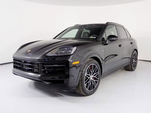 New 2026 Porsche Cayenne S image 6