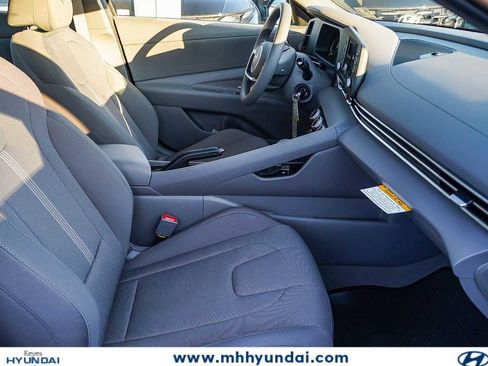 New 2026 Hyundai Elantra SE FWD image 20