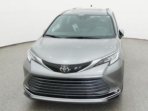 New 2026 Toyota Sienna Limited FWD image 15