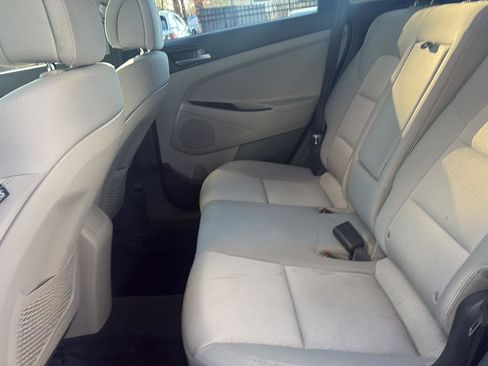 Used 2017 Hyundai Tucson SE image 16