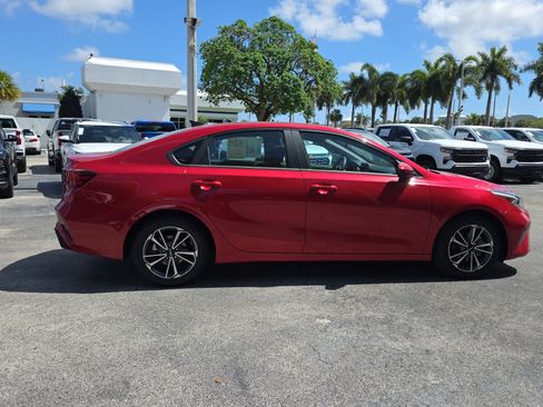 Used 2023 Kia Forte LXS image 8