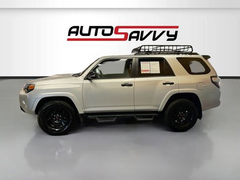 Used 2021 Toyota 4Runner Venture w/ Moonroof Package AWD/4WD image 4