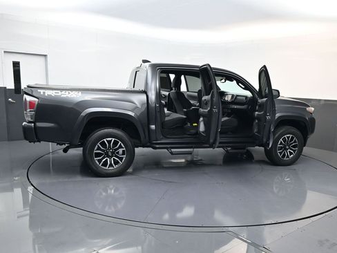 Used 2023 Toyota Tacoma TRD Sport w/ Technology Package image 23