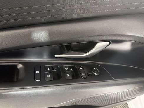 Used 2023 Hyundai Elantra SEL FWD image 9