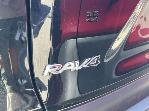 Used 2025 Toyota RAV4 LE AWD/4WD image 21