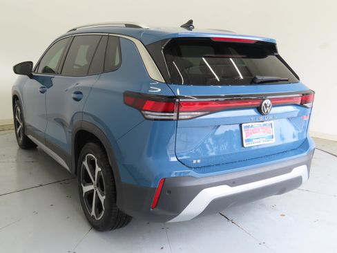 New 2026 Volkswagen Tiguan SE FWD image 6