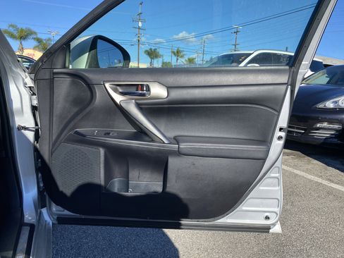 Used 2014 Lexus CT 200h image 22