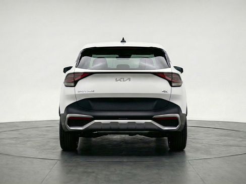 Used 2025 Kia Sportage LX image 7