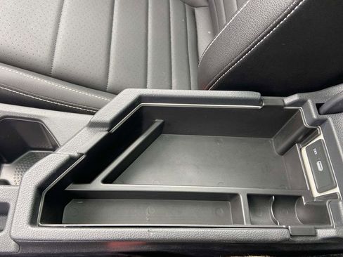 Used 2024 Volkswagen Jetta SE image 27